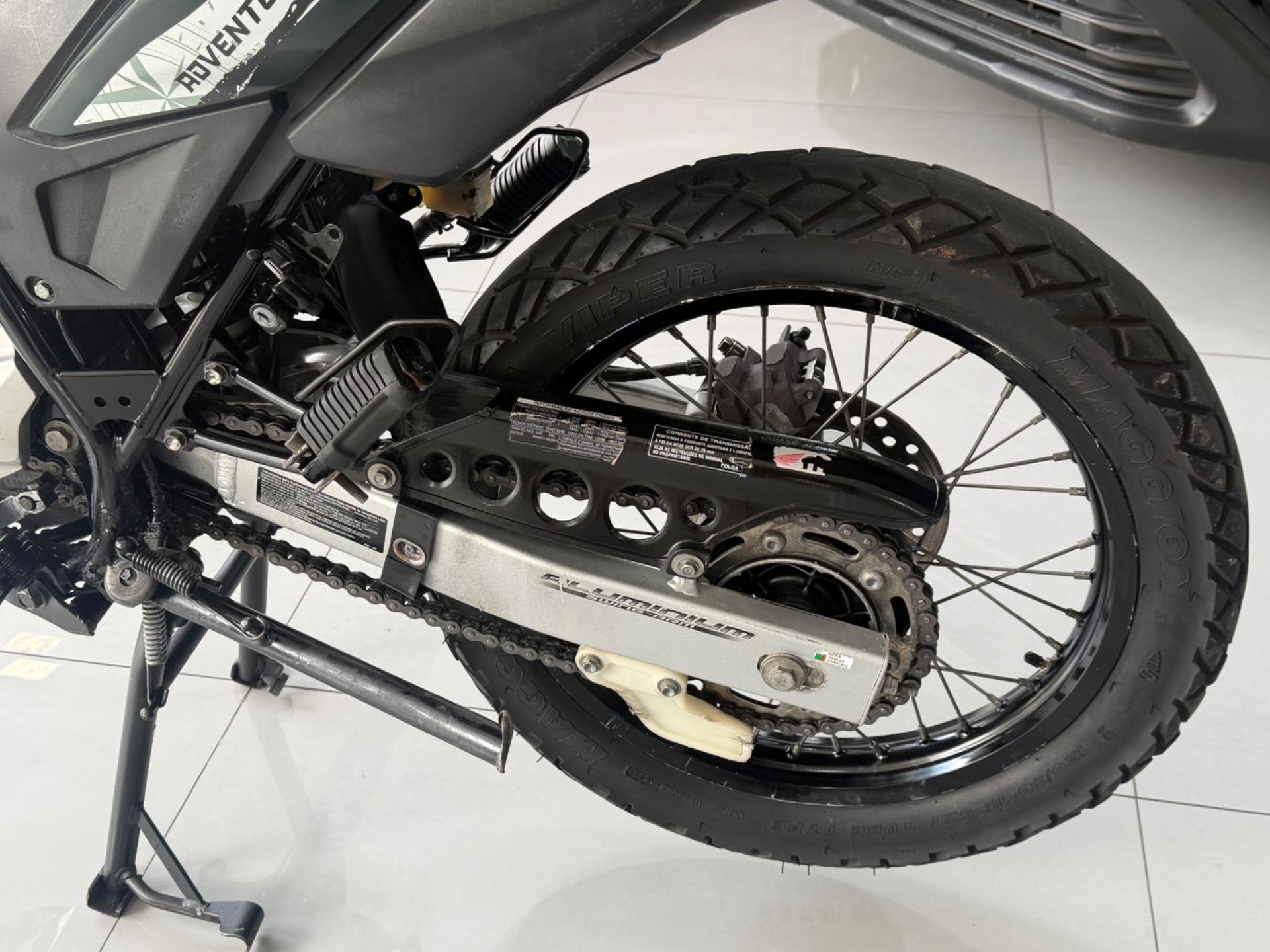 HONDA XRE 300 - Foto