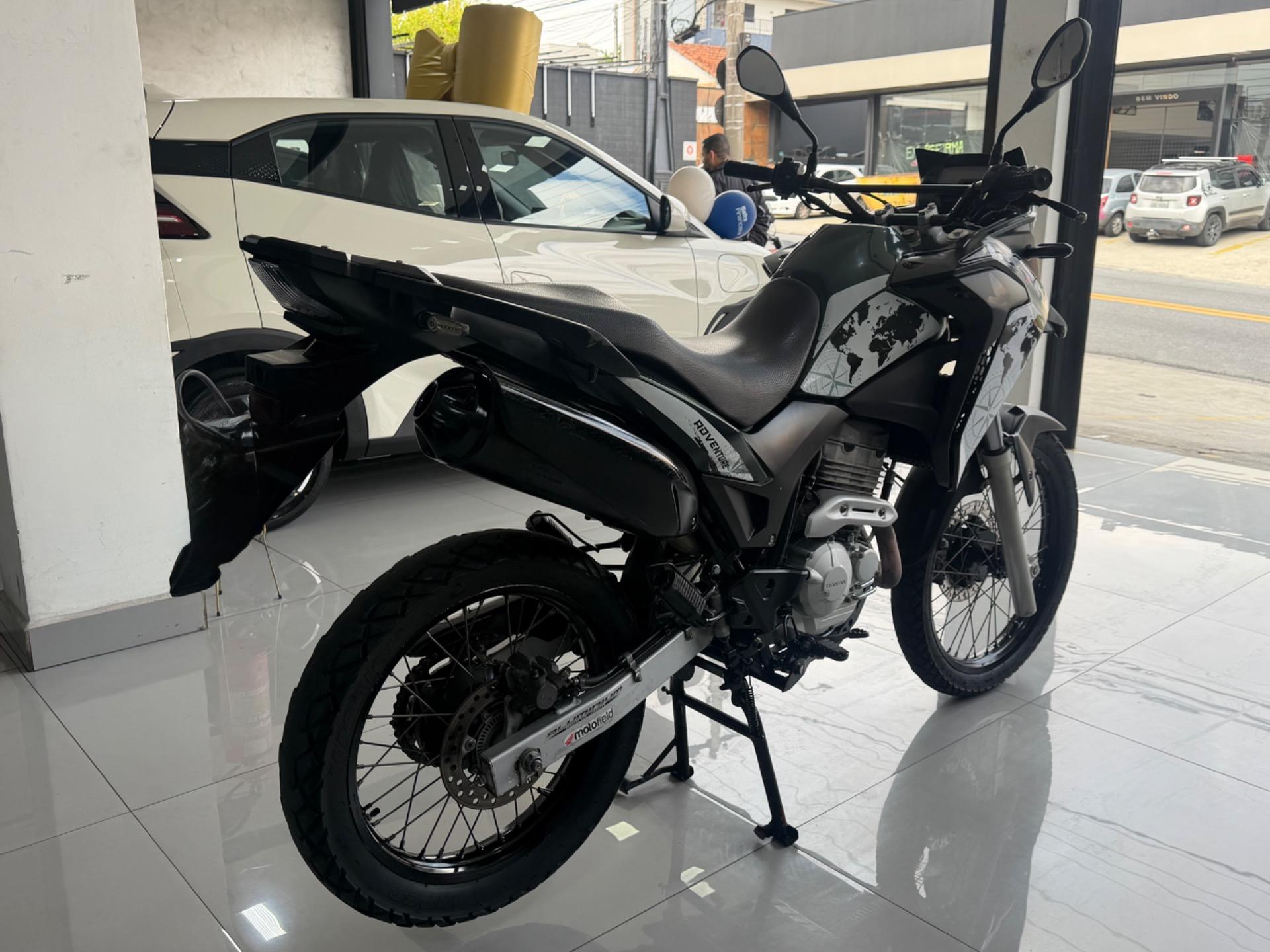 HONDA XRE 300 - Foto