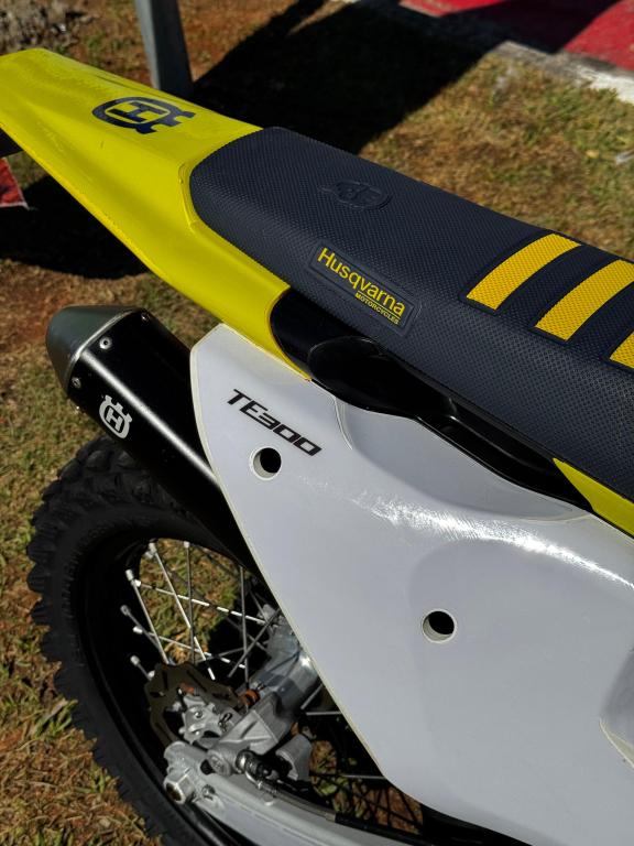 HUSQVARNA TE 300 - Foto