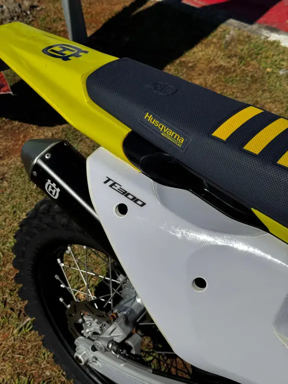 HUSQVARNA TE 300 - Foto