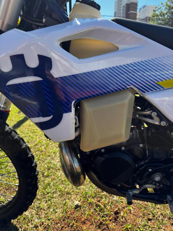 HUSQVARNA TE 300 - Foto
