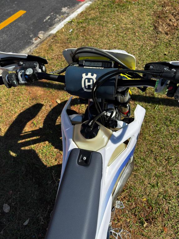 HUSQVARNA TE 300 - Foto