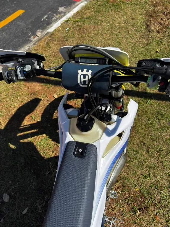 HUSQVARNA TE 300 - Foto