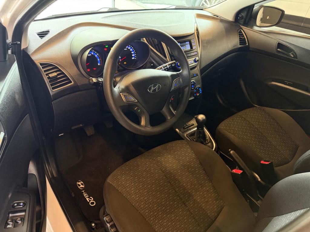 HYUNDAI HB 20 Hatch - Foto