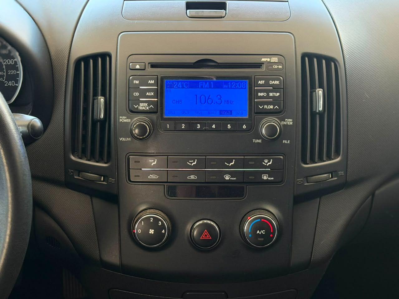 HYUNDAI I30 - Foto