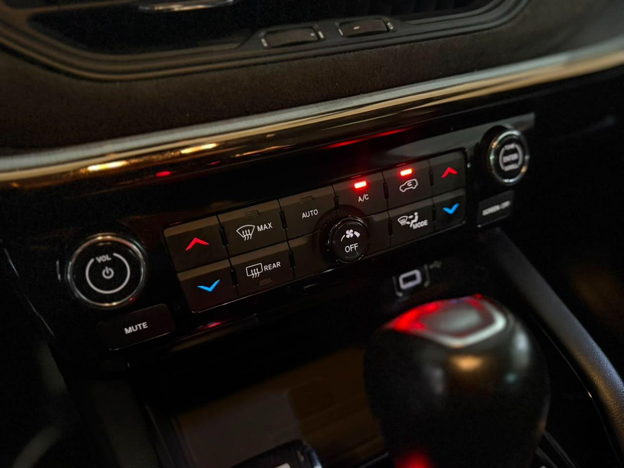 JEEP Commander - Foto