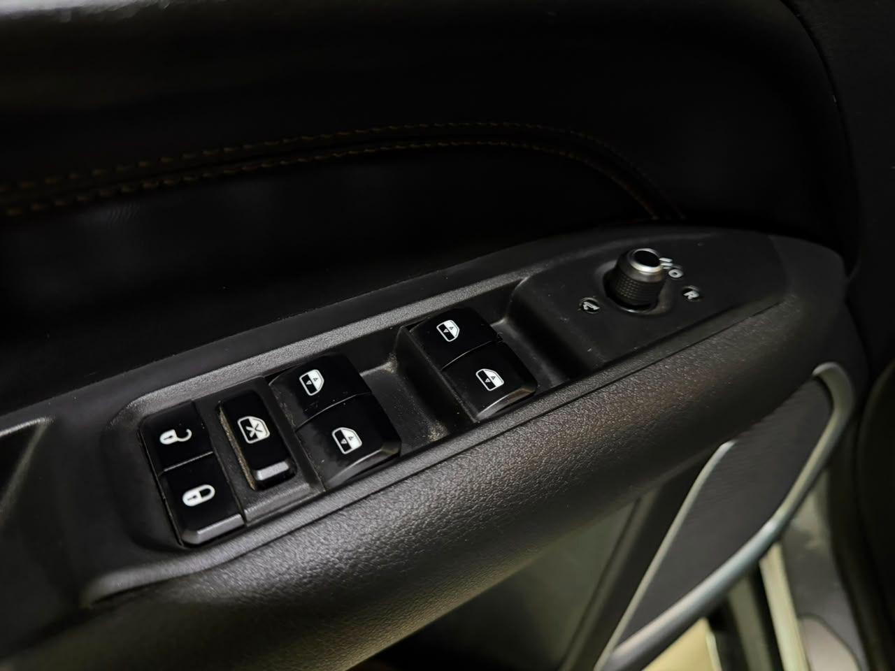 JEEP Commander - Foto