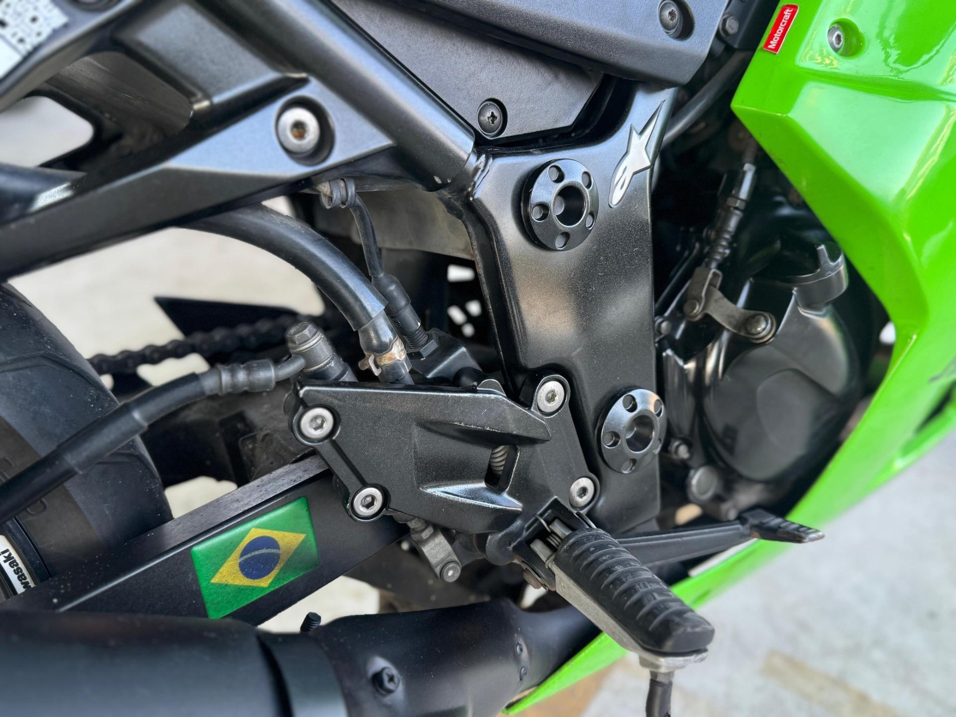 KAWASAKI Ninja 250 - Foto
