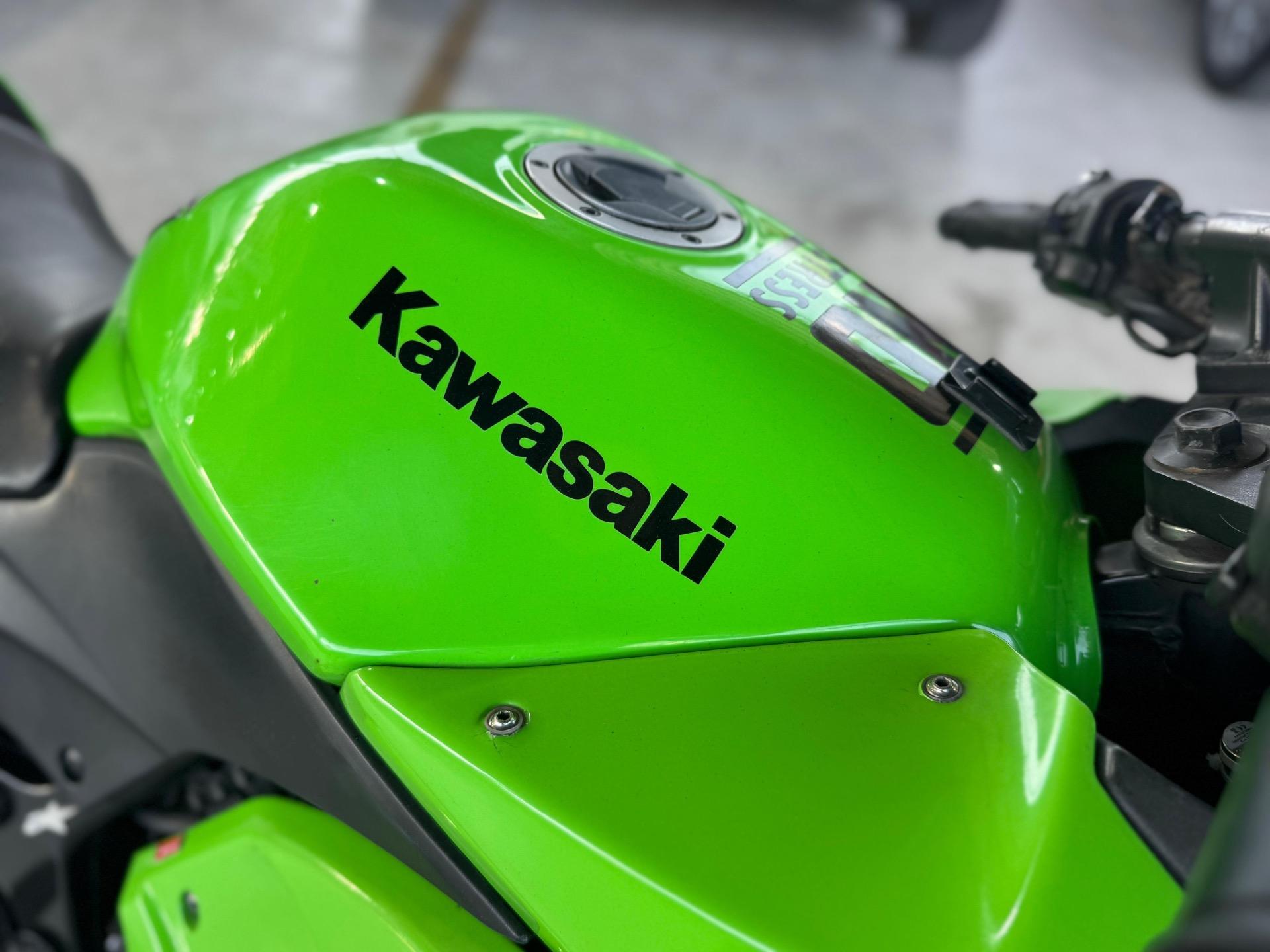 KAWASAKI Ninja 250 - Foto