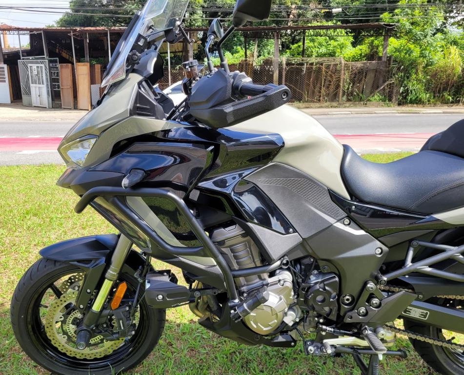 KAWASAKI Versys Grand Tourer 1000 - Foto