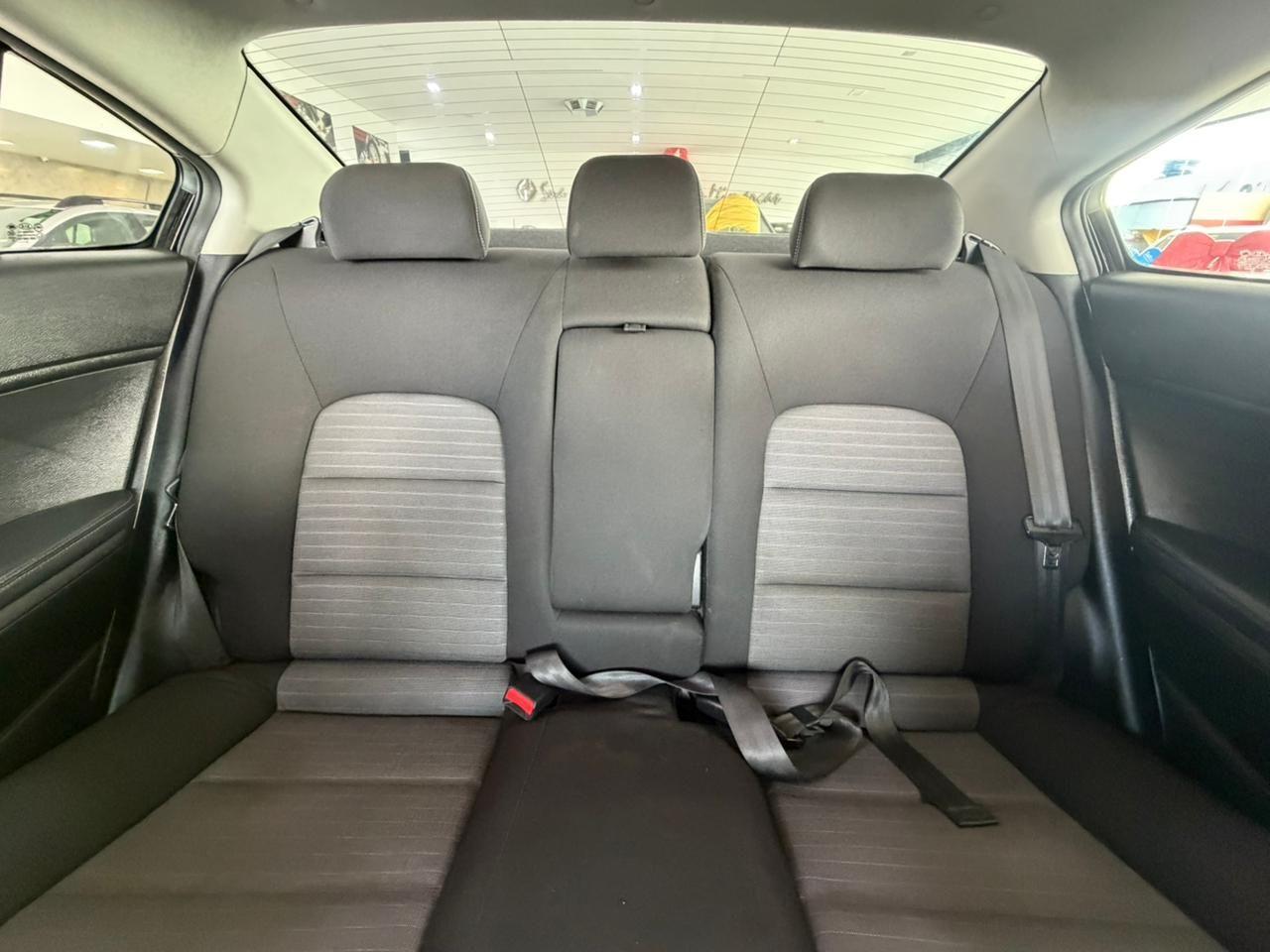 KIA Cerato Sedan - Foto