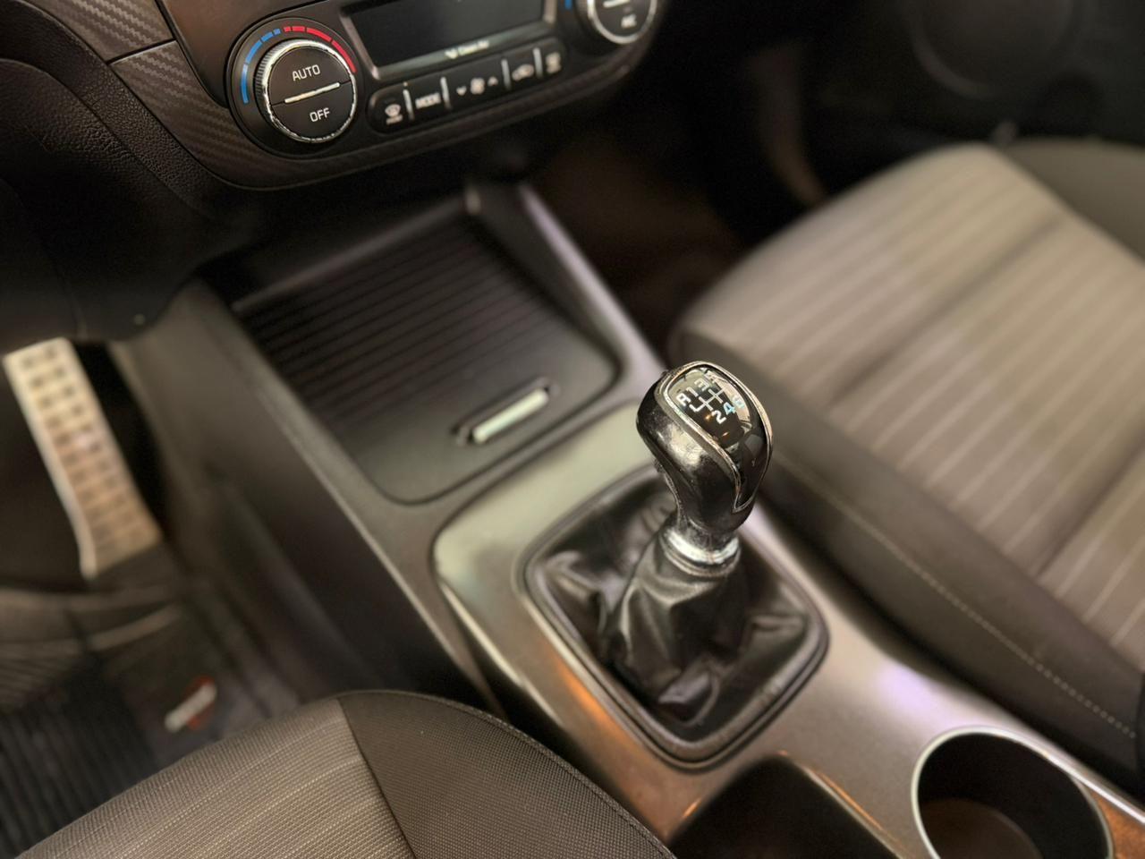 KIA Cerato Sedan - Foto