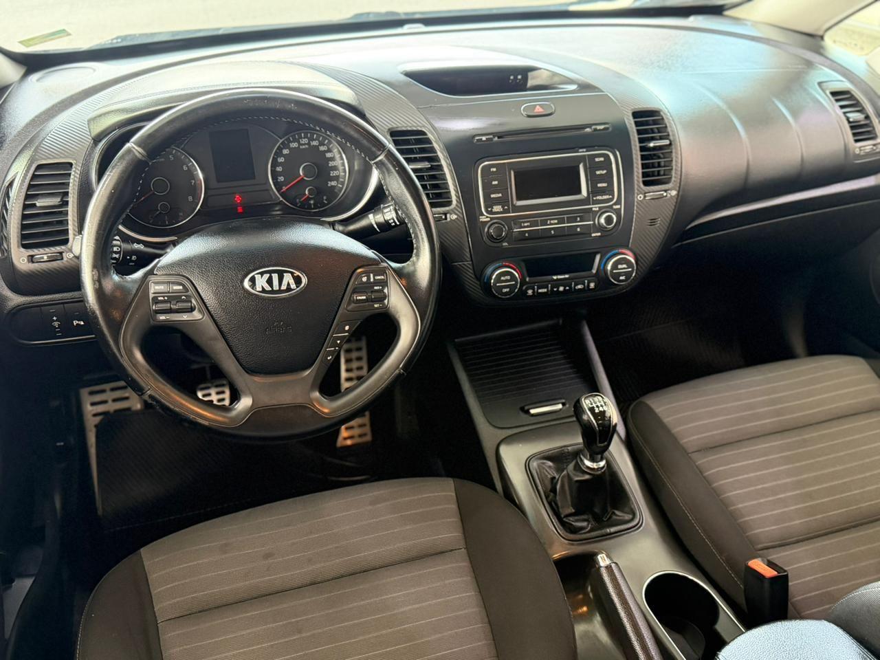 KIA Cerato Sedan - Foto