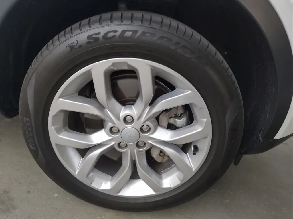 LAND ROVER Discovery Sport - Foto