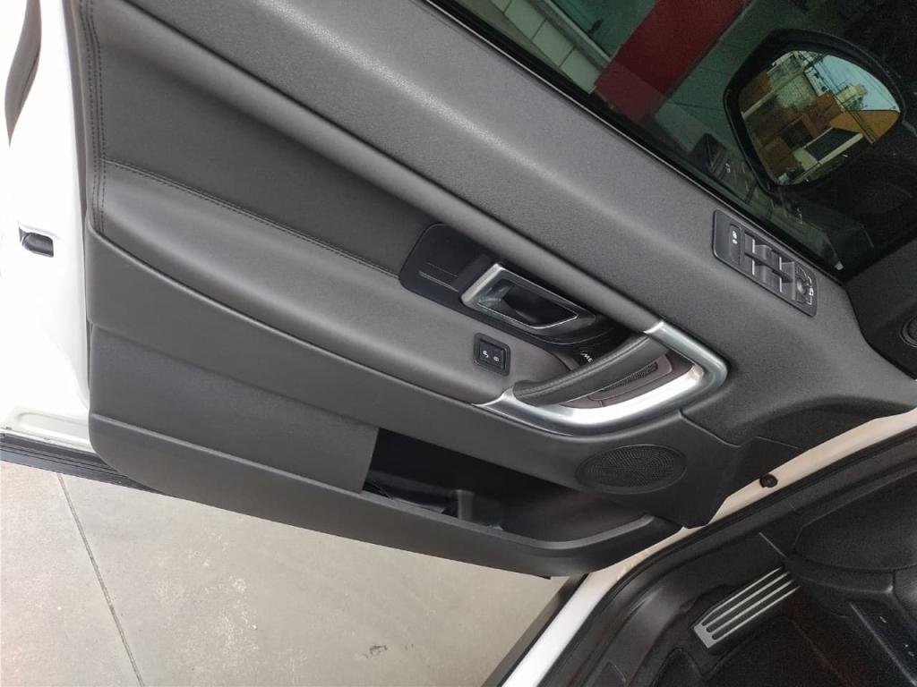 LAND ROVER Discovery Sport - Foto