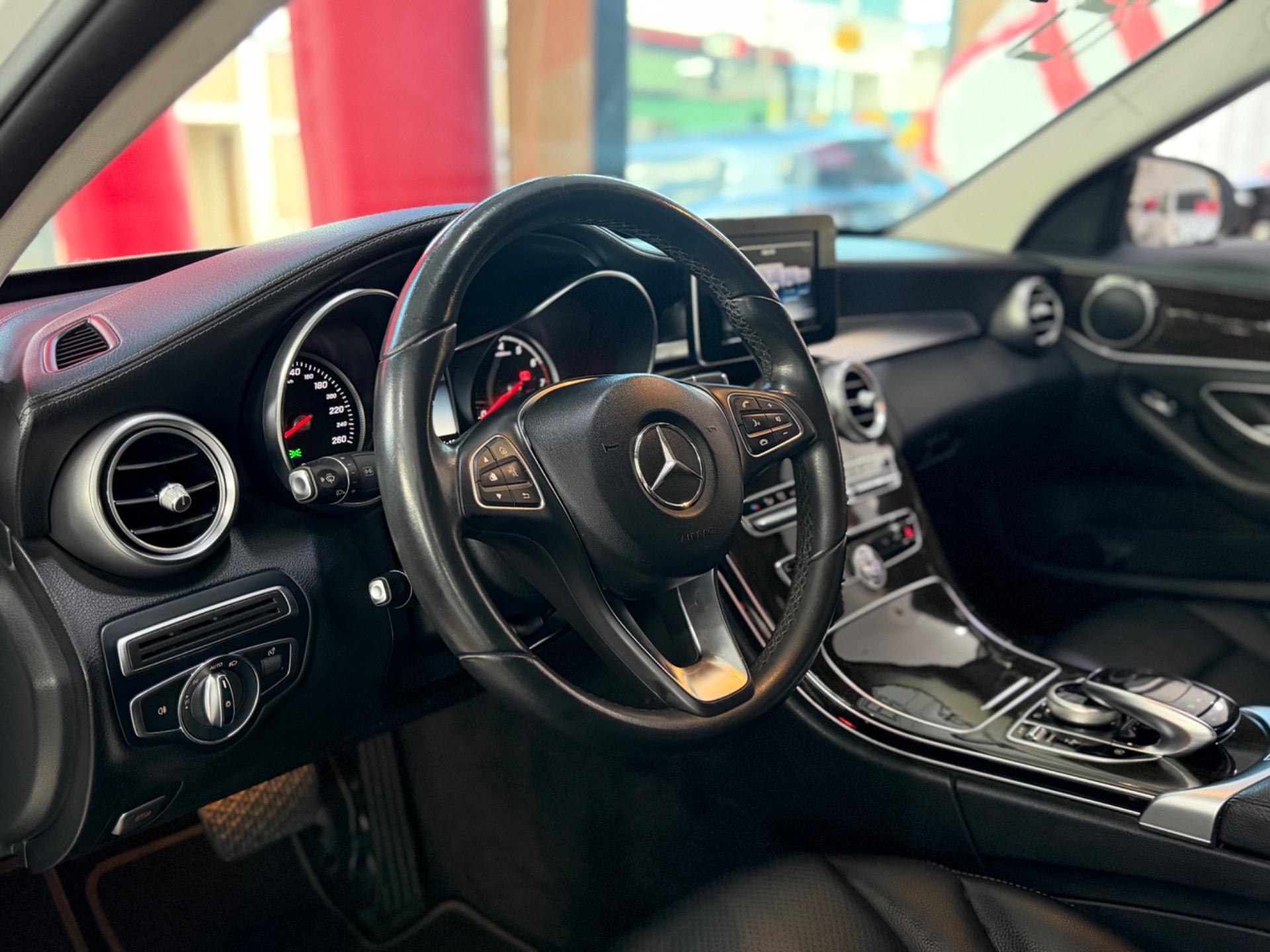 MERCEDES-BENZ C 180 - Foto