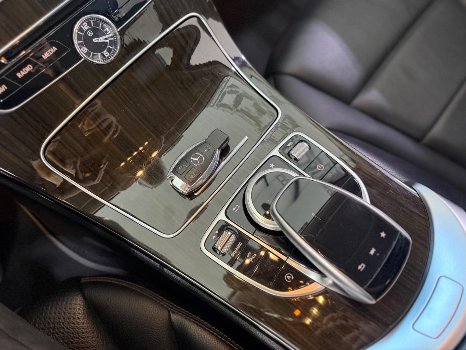 MERCEDES-BENZ C 180 - Foto