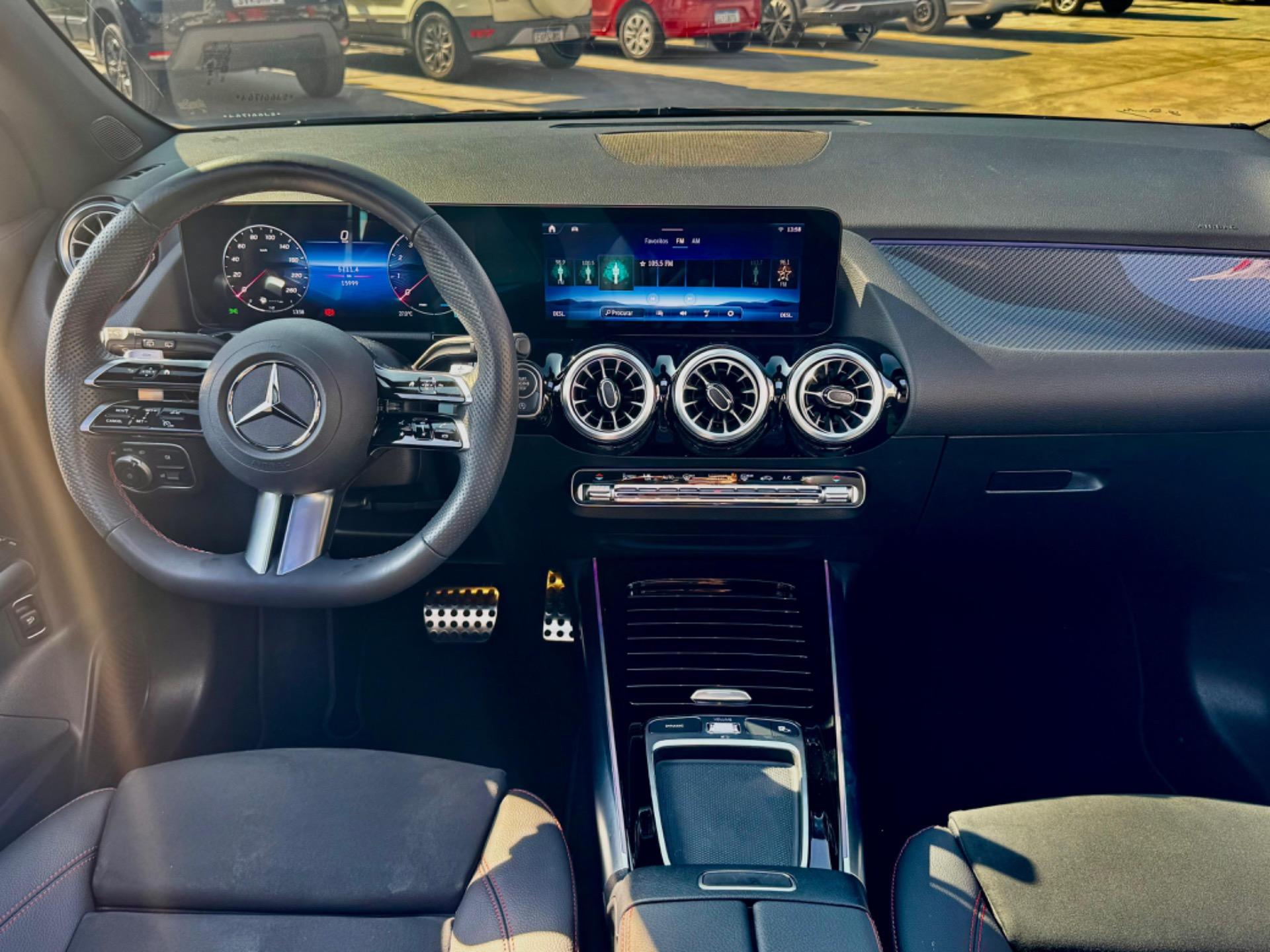 MERCEDES-BENZ GLA 200 - Foto