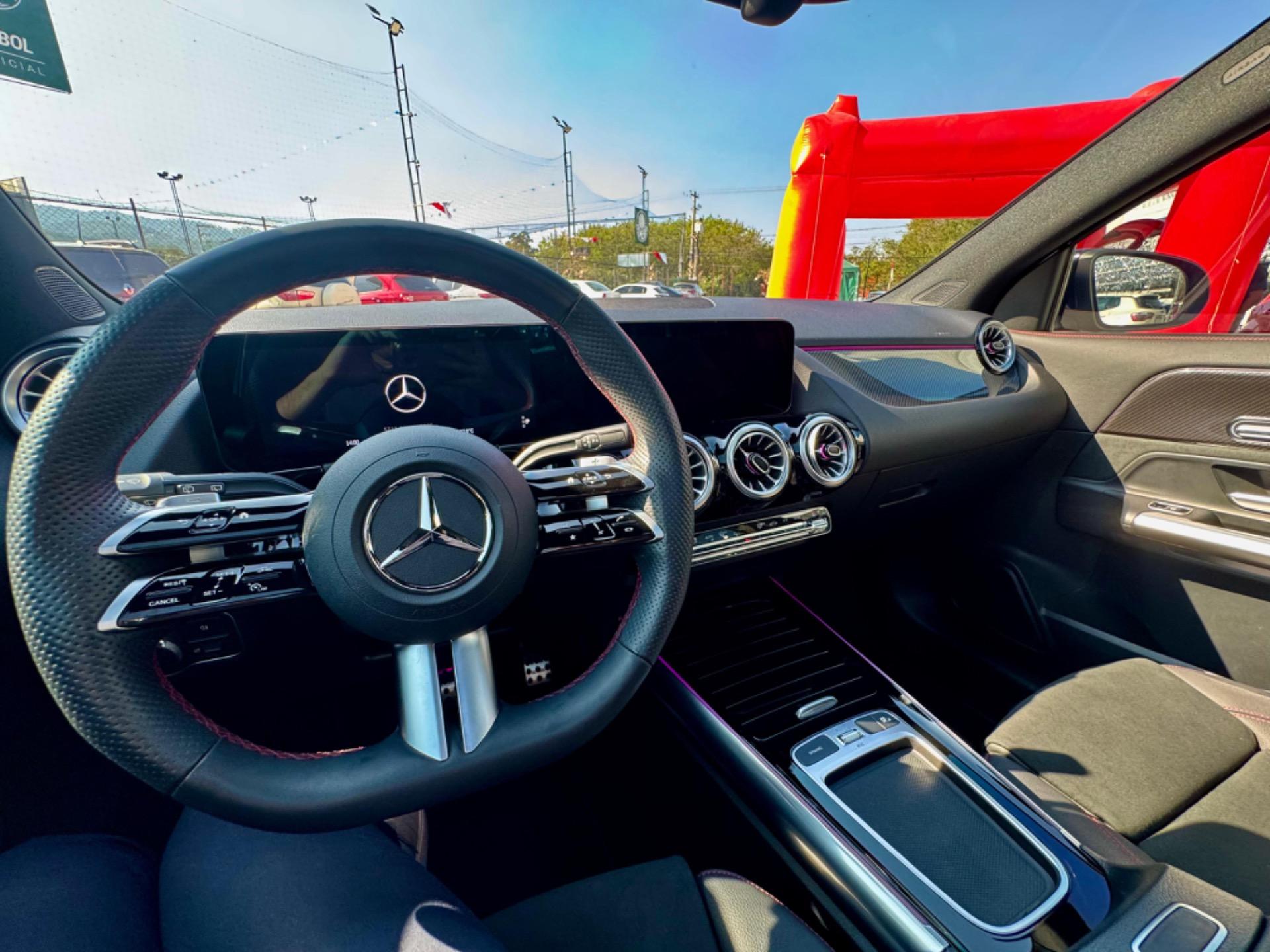 MERCEDES-BENZ GLA 200 - Foto