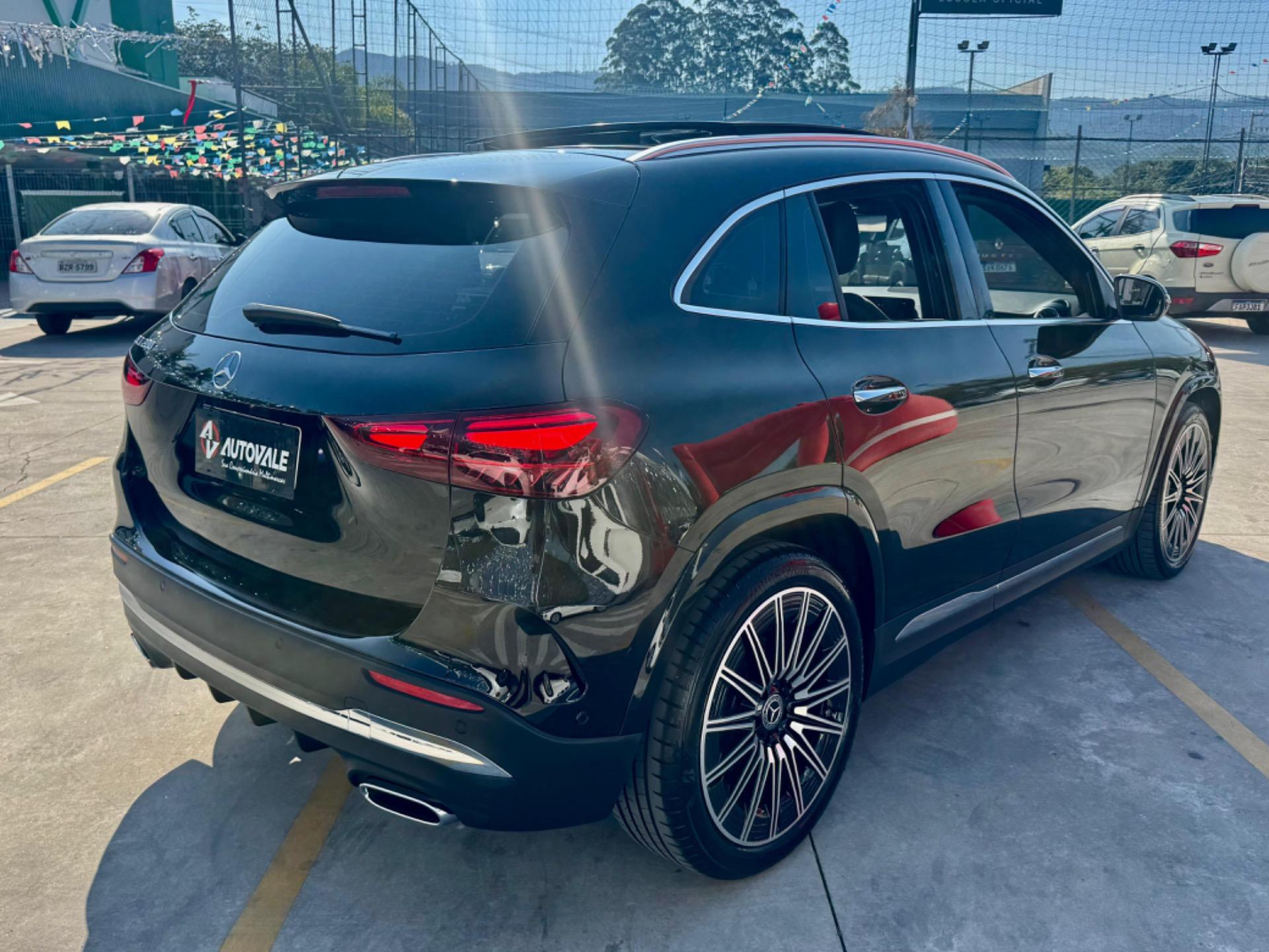 MERCEDES-BENZ GLA 200 - Foto