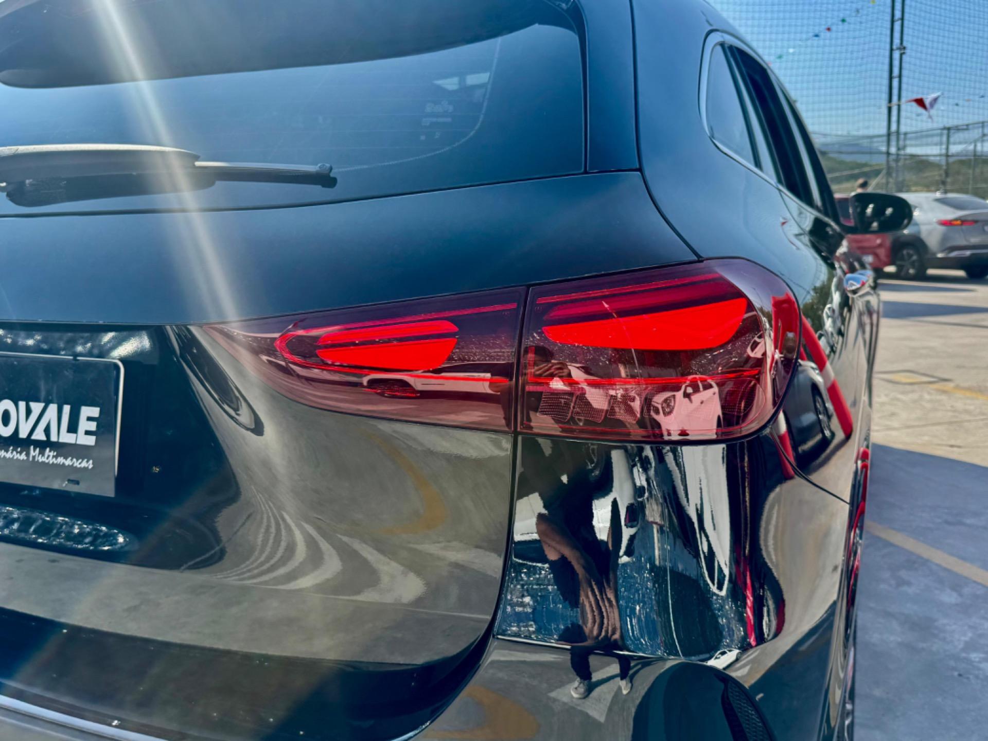 MERCEDES-BENZ GLA 200 - Foto