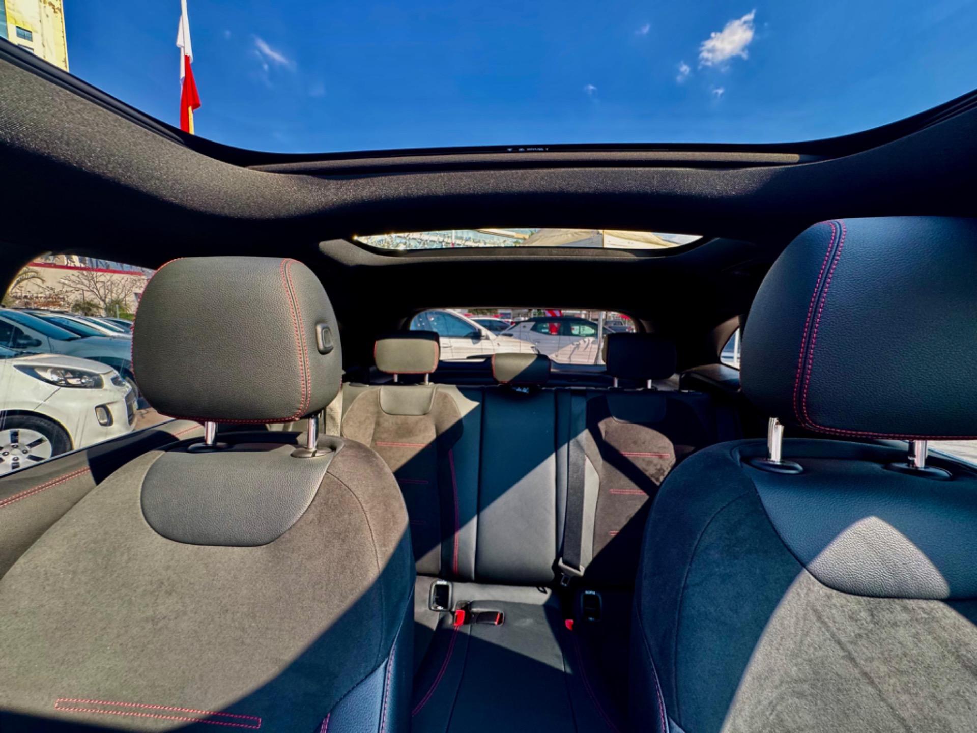 MERCEDES-BENZ GLA 200 - Foto