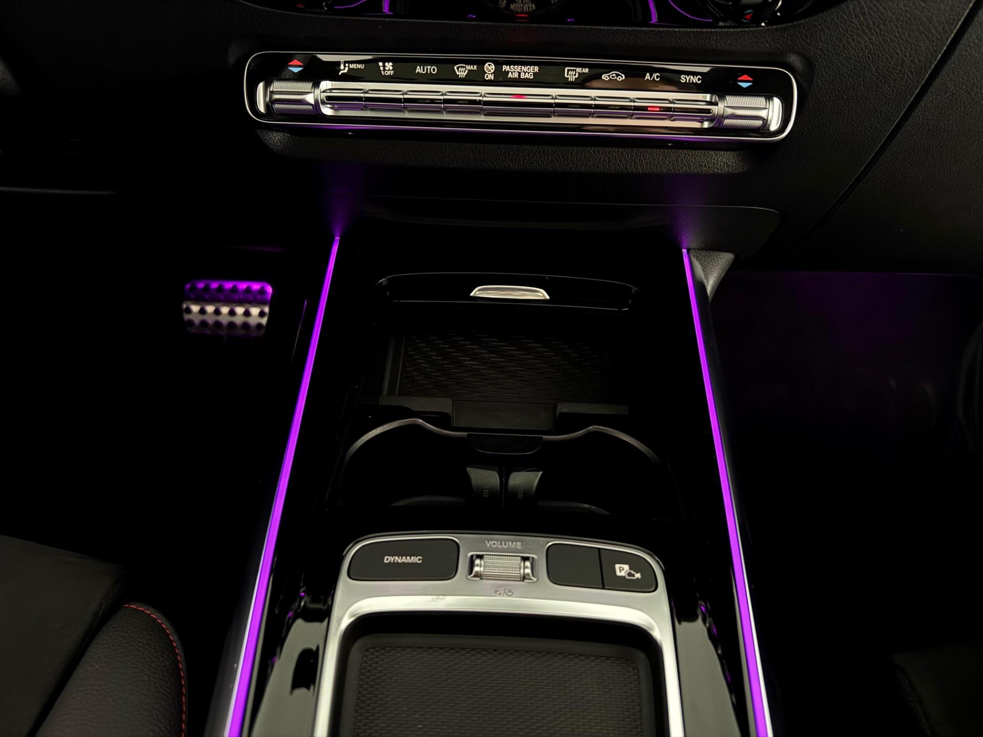 MERCEDES-BENZ GLA 200 - Foto