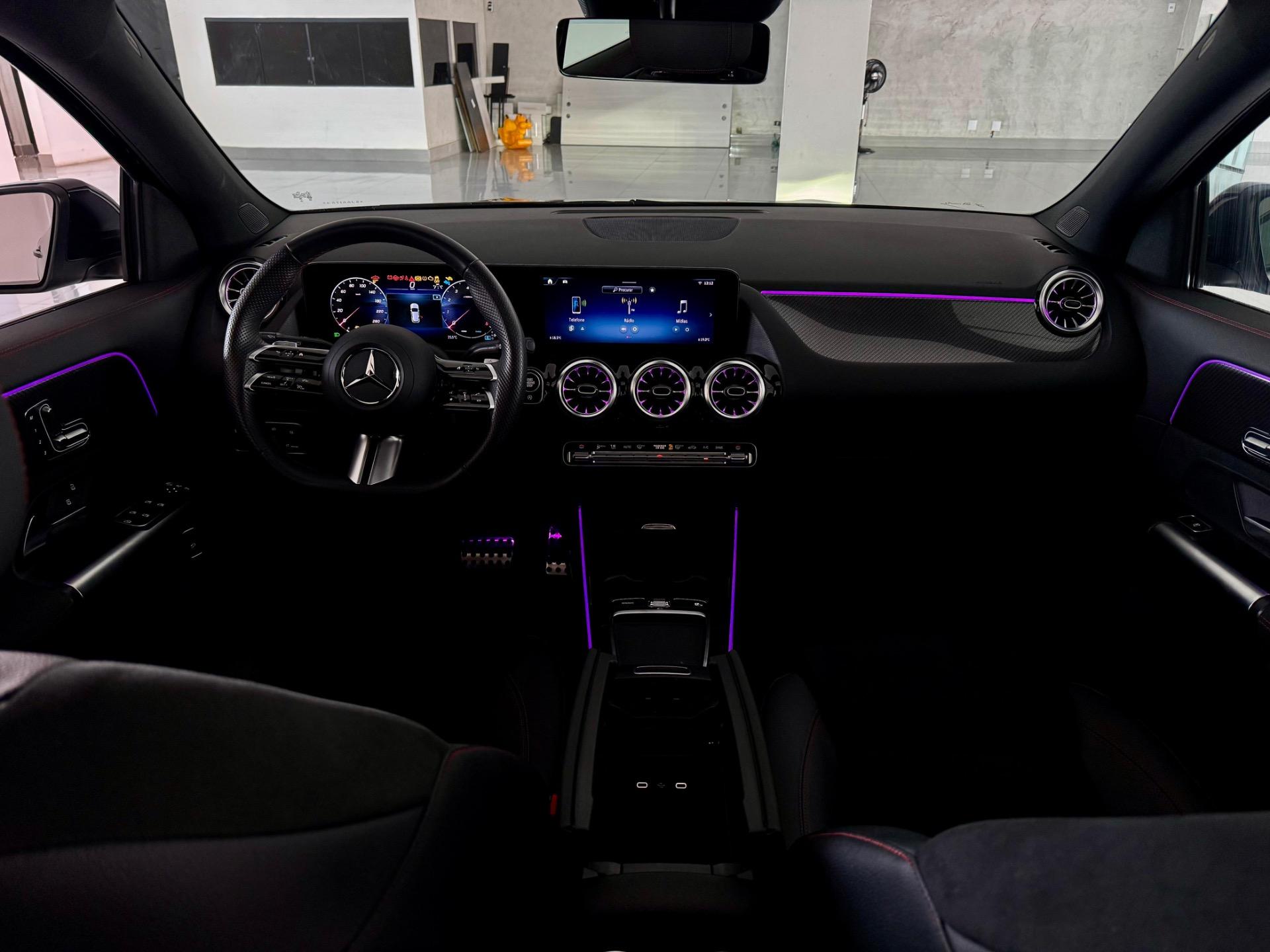 MERCEDES-BENZ GLA 200 - Foto