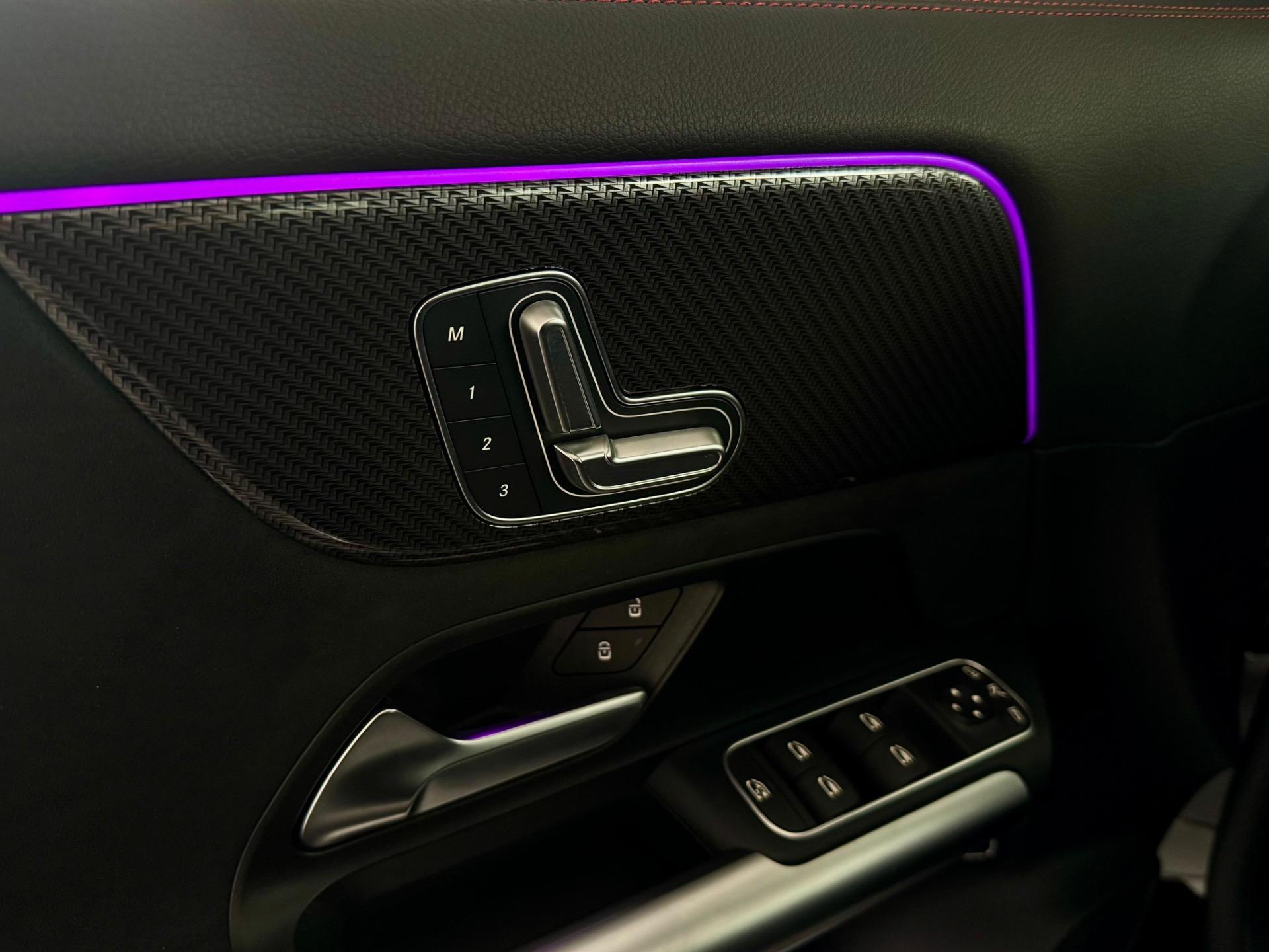 MERCEDES-BENZ GLA 200 - Foto