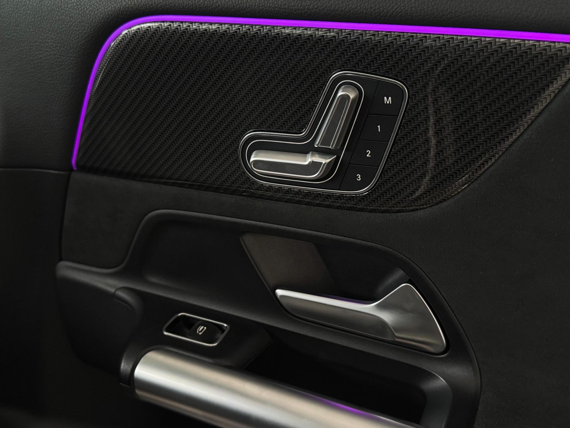 MERCEDES-BENZ GLA 200 - Foto