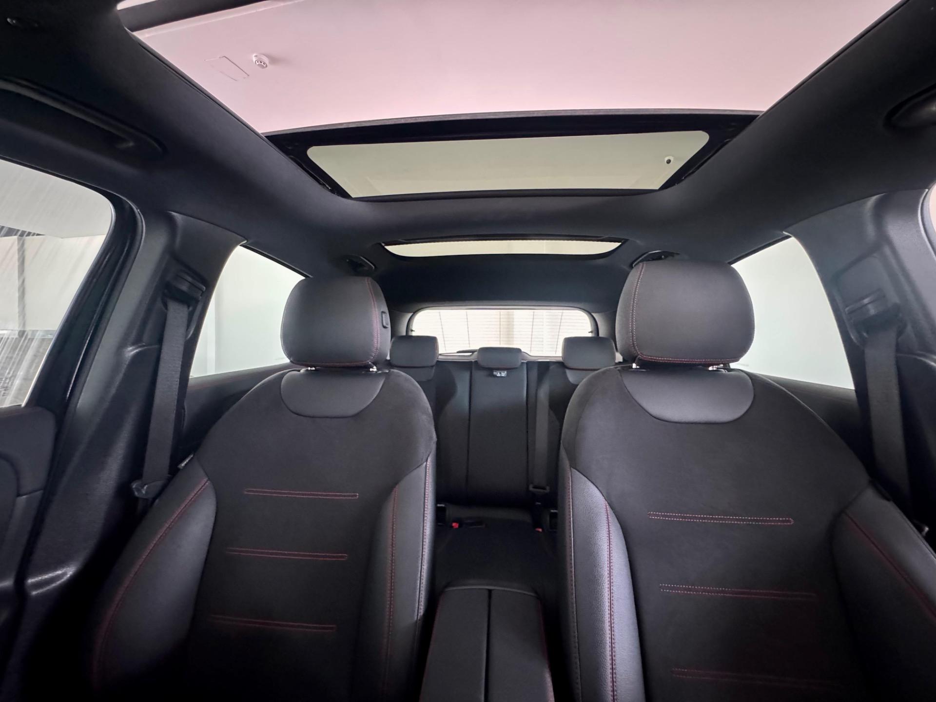 MERCEDES-BENZ GLA 200 - Foto