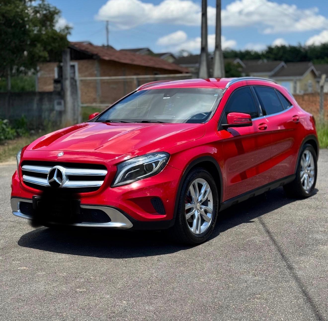 MERCEDES-BENZ GLA 200