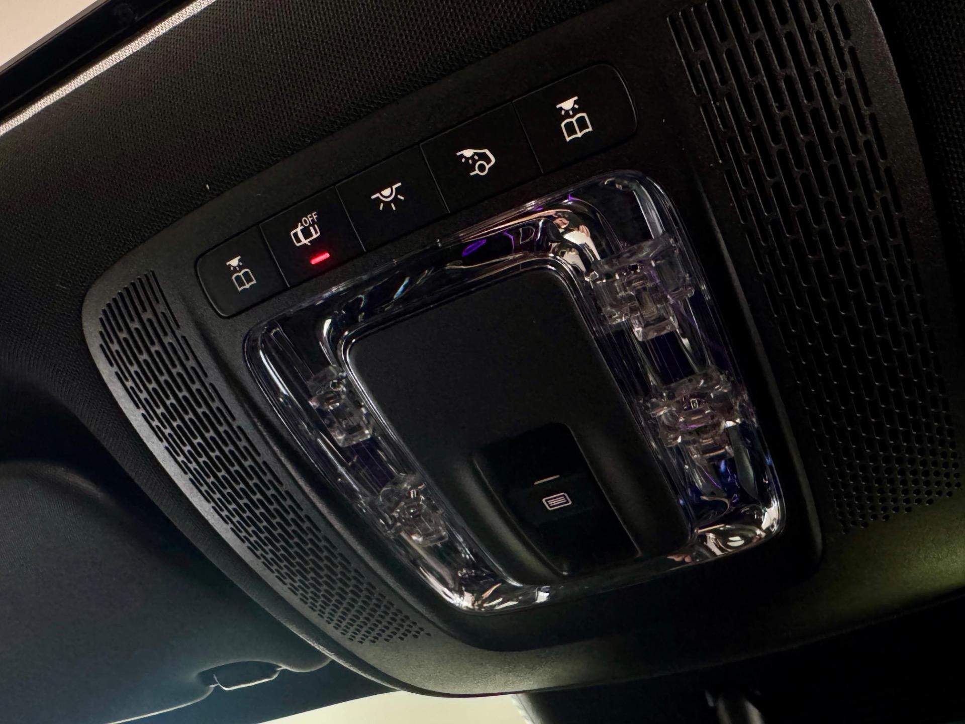 MERCEDES-BENZ GLB 200 - Foto