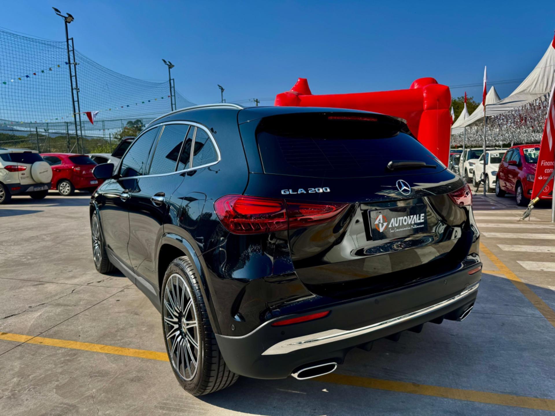 MERCEDES-BENZ GLB 200 - Foto