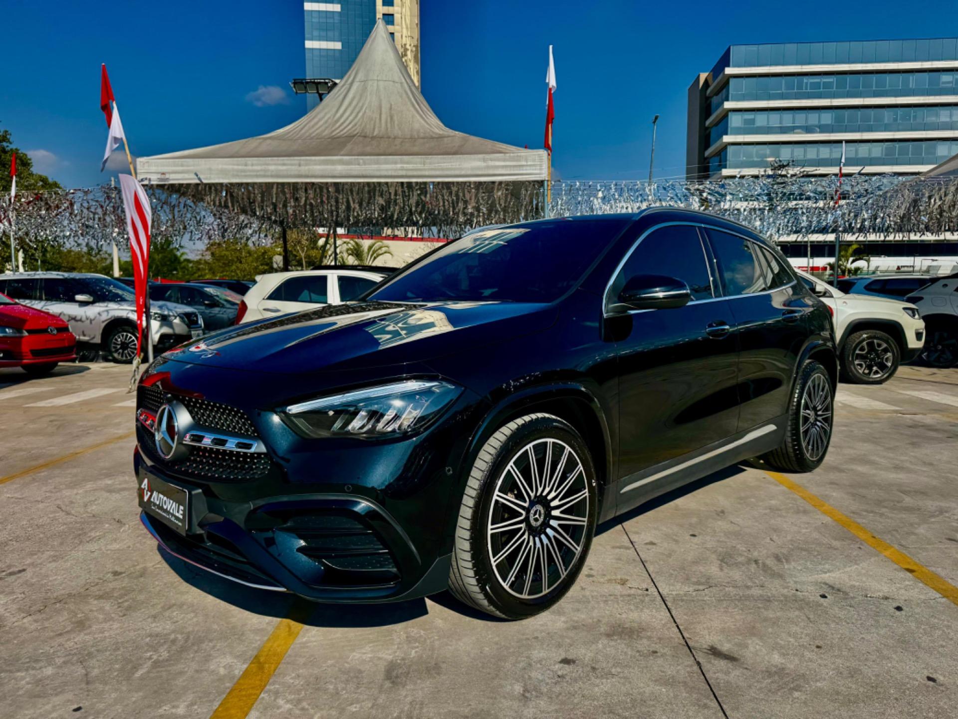 MERCEDES-BENZ GLB 200 - Foto