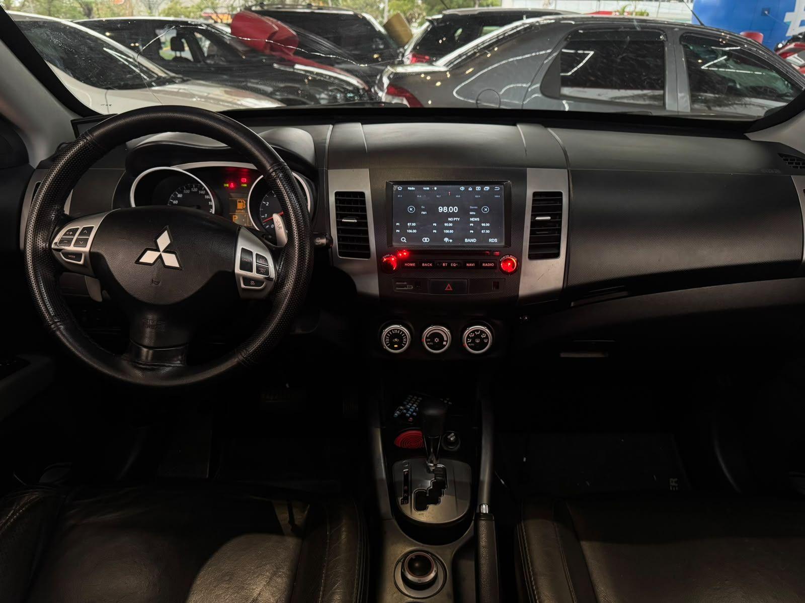 MITSUBISHI Outlander - Foto