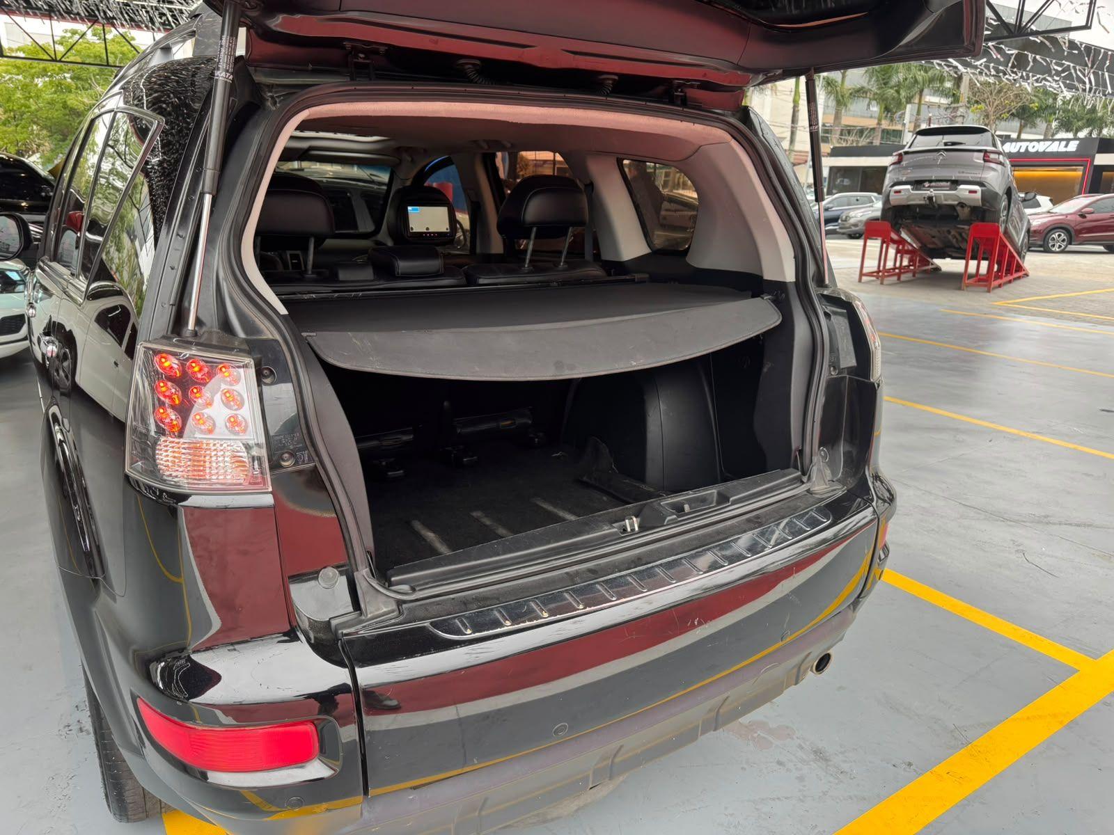 MITSUBISHI Outlander - Foto