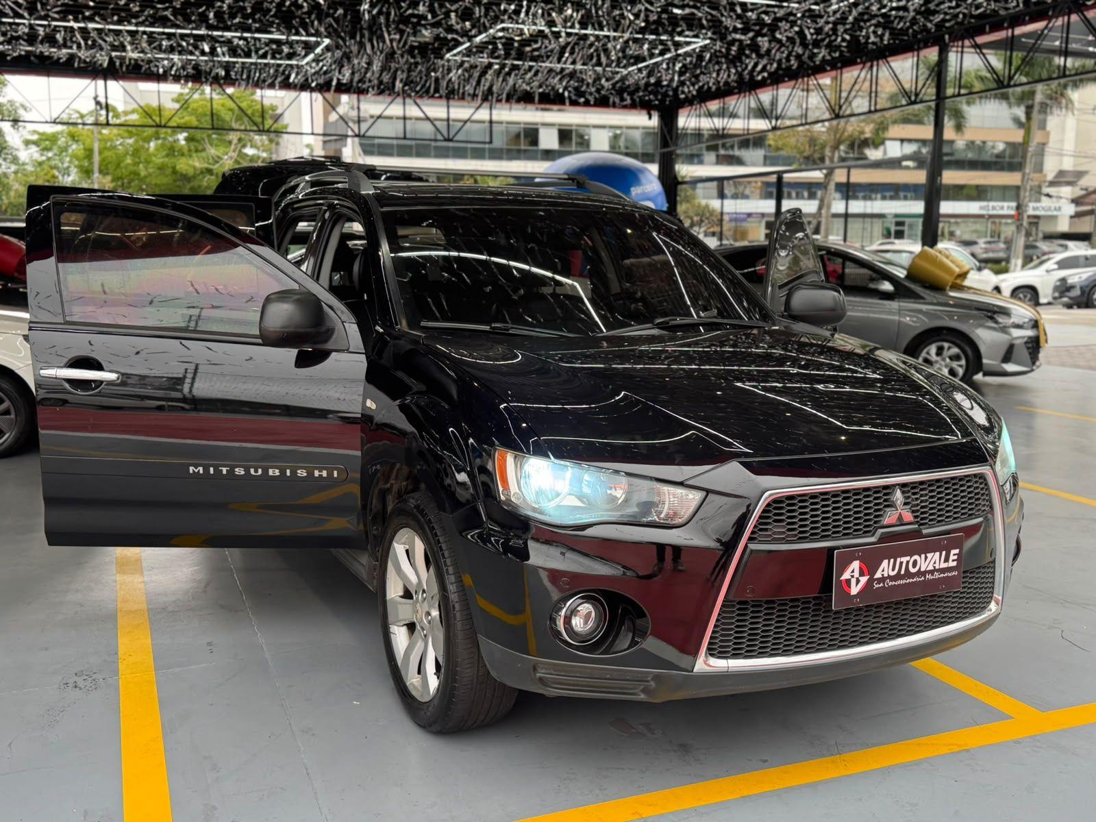 MITSUBISHI Outlander - Foto