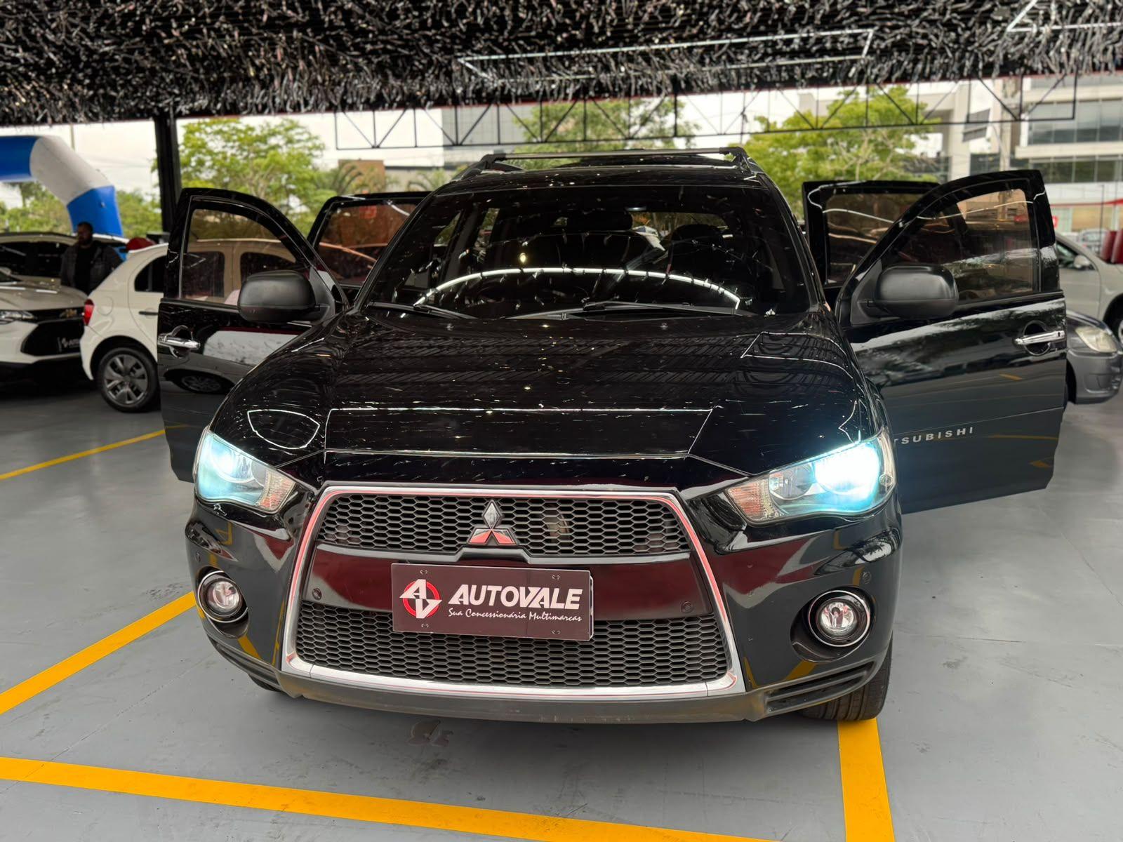 MITSUBISHI Outlander - Foto