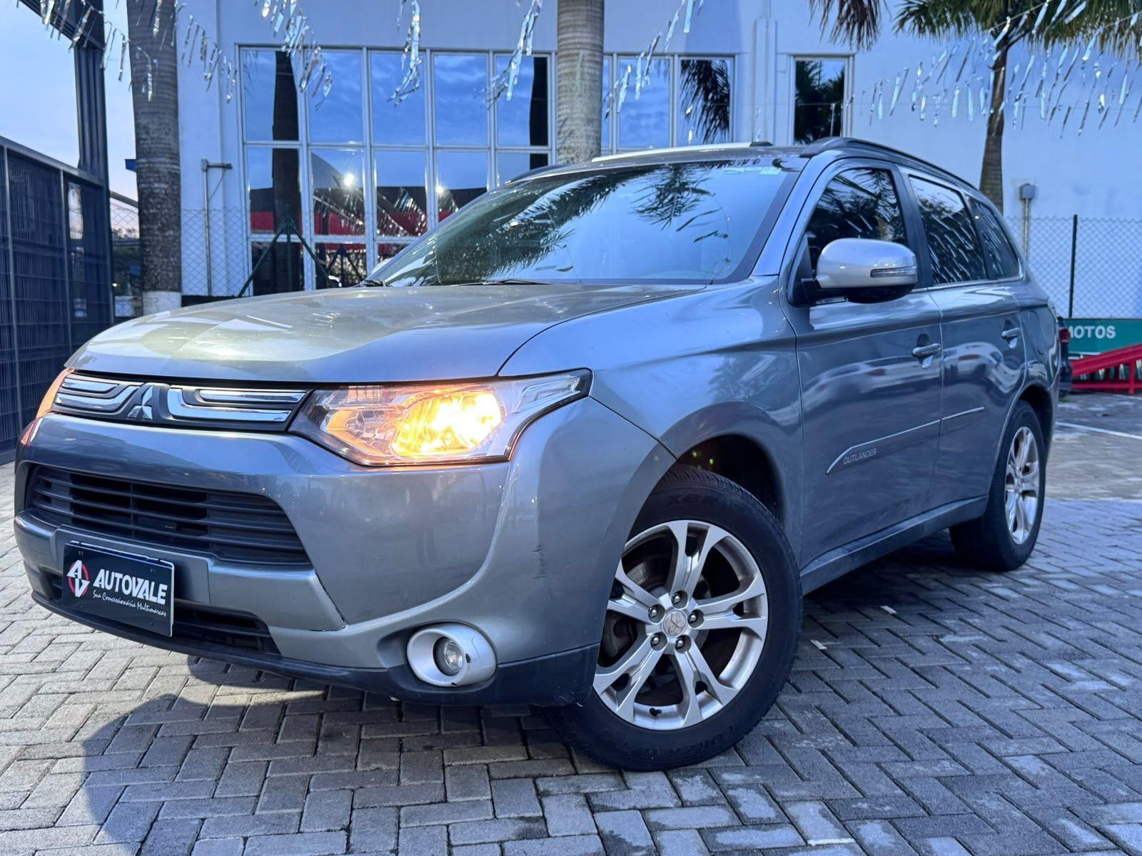 MITSUBISHI Outlander - Foto