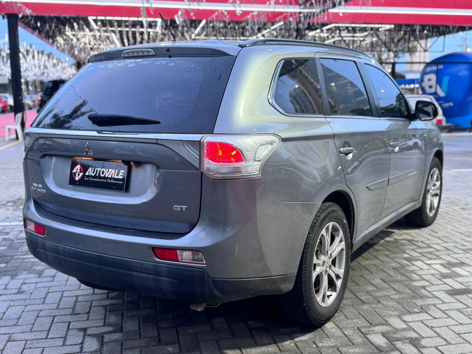 MITSUBISHI Outlander - Foto
