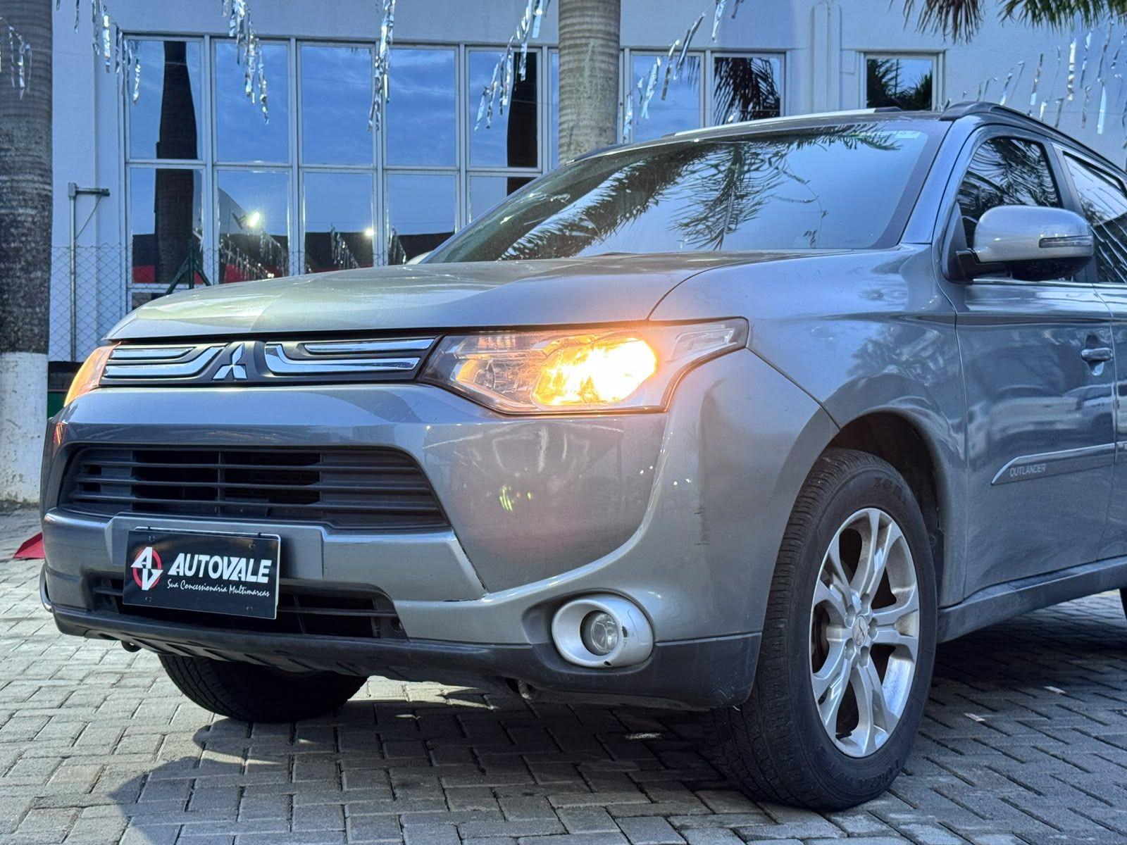 MITSUBISHI Outlander - Foto