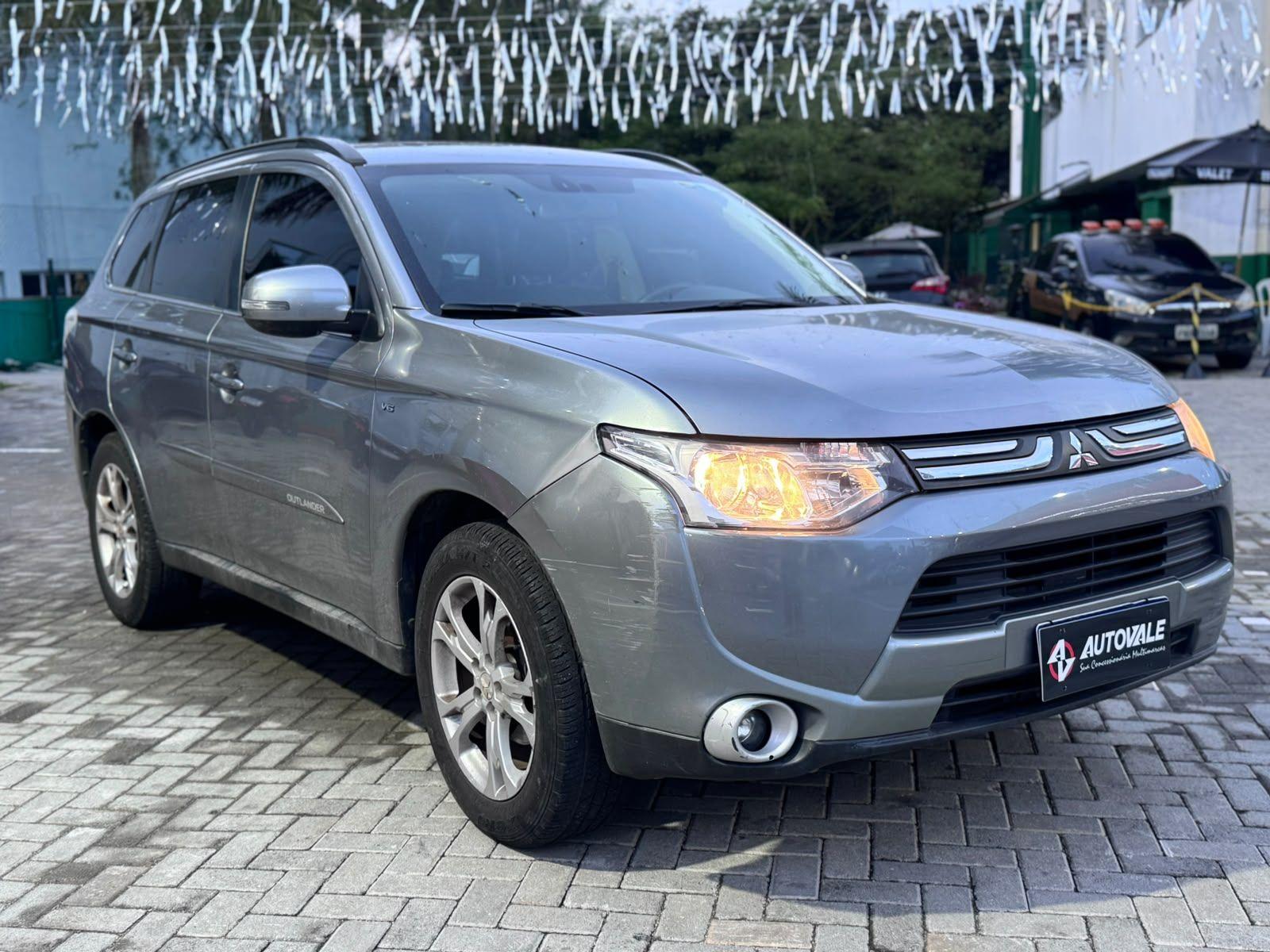 MITSUBISHI Outlander - Foto