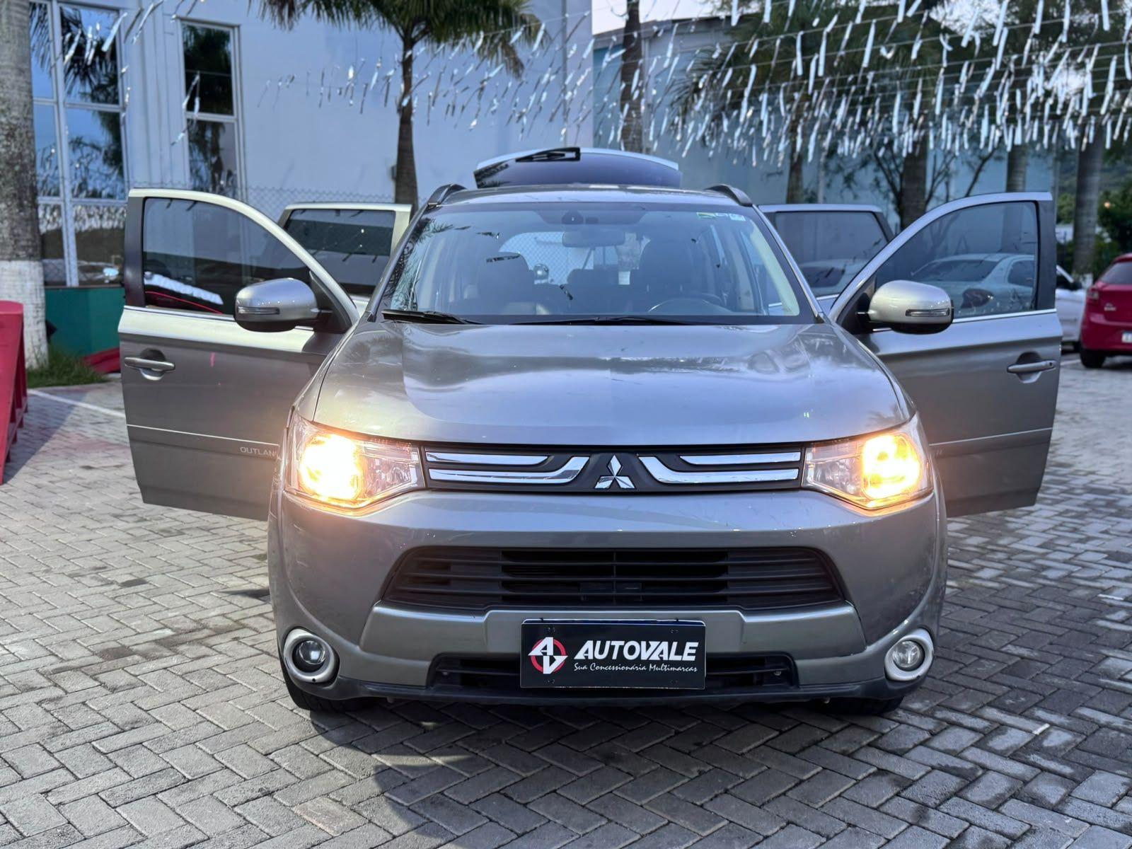 MITSUBISHI Outlander - Foto