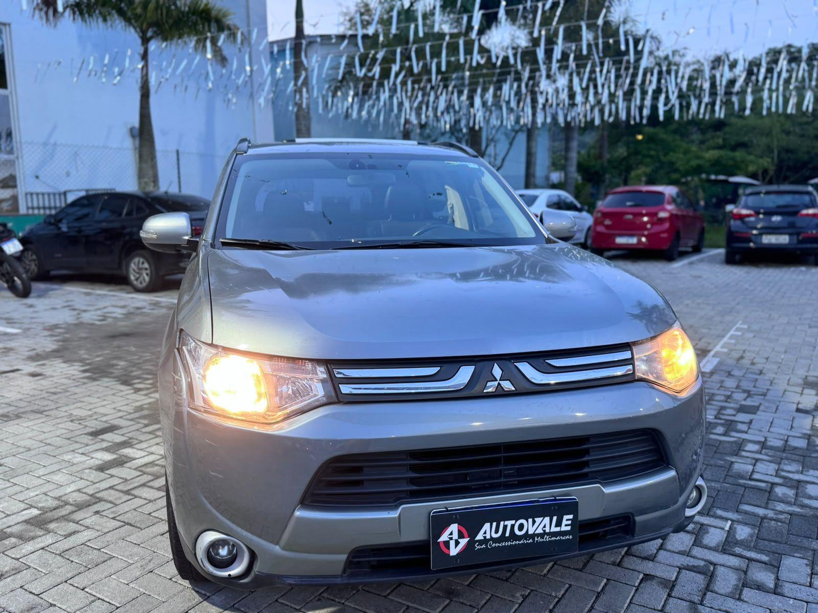 MITSUBISHI Outlander - Foto