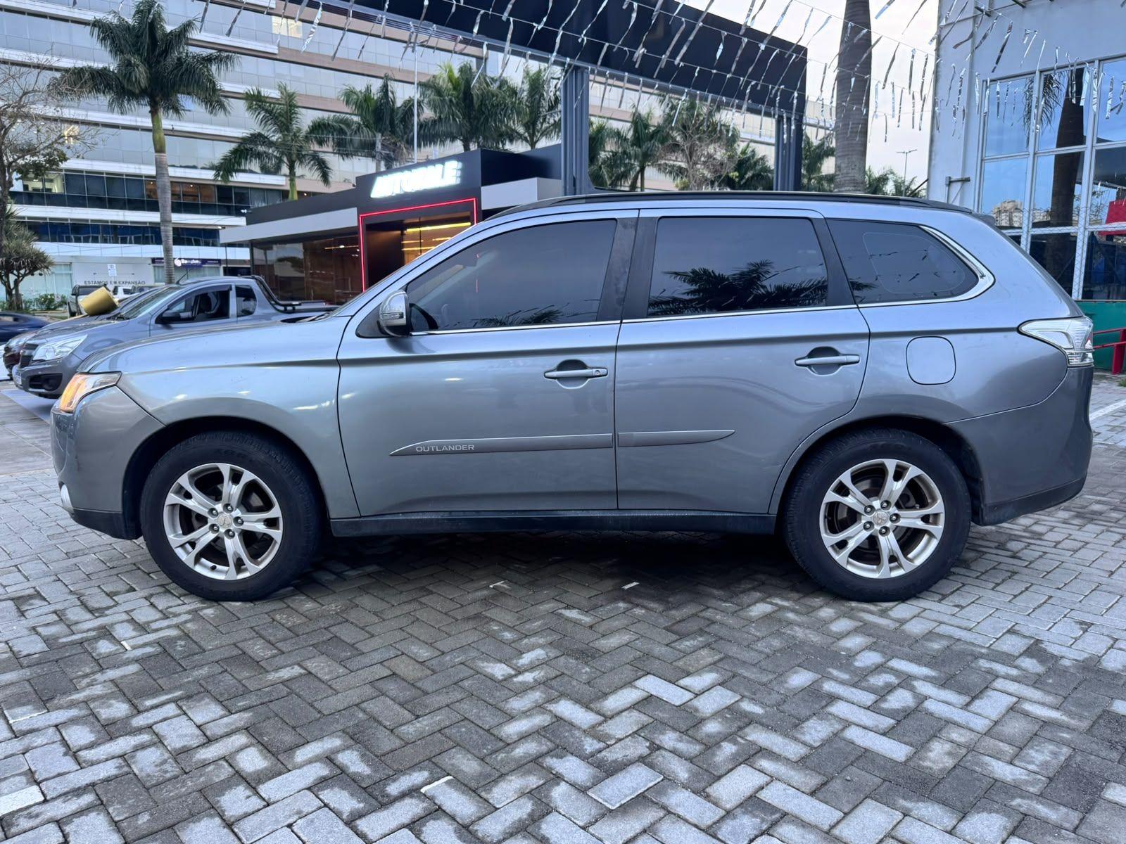 MITSUBISHI Outlander - Foto