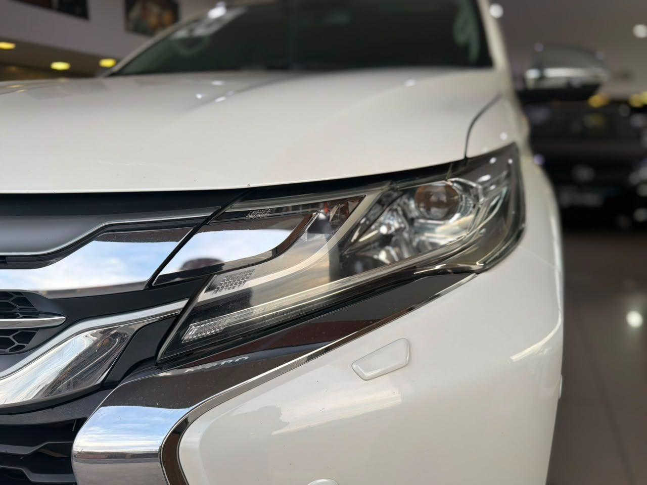 MITSUBISHI Pajero Sport - Foto