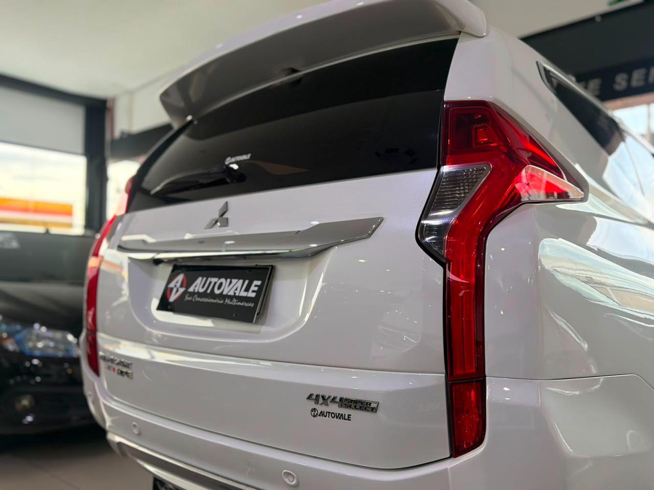 MITSUBISHI Pajero Sport - Foto