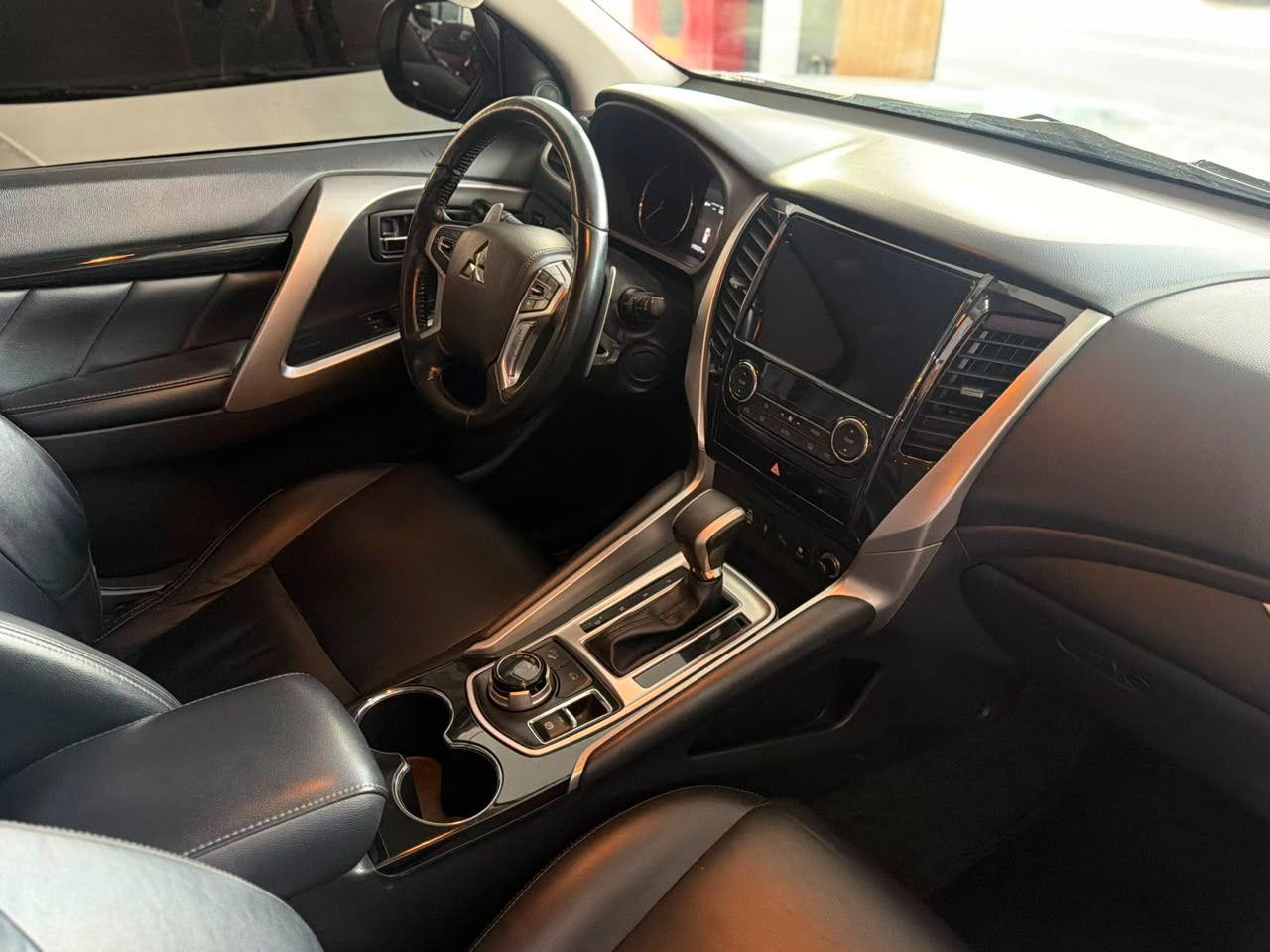 MITSUBISHI Pajero Sport - Foto