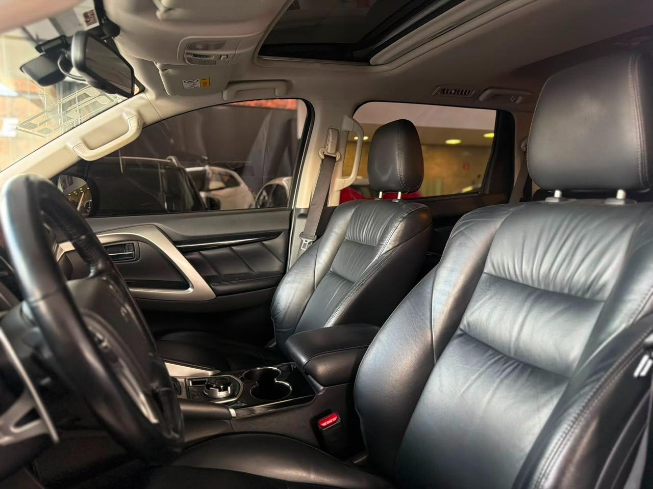 MITSUBISHI Pajero Sport - Foto